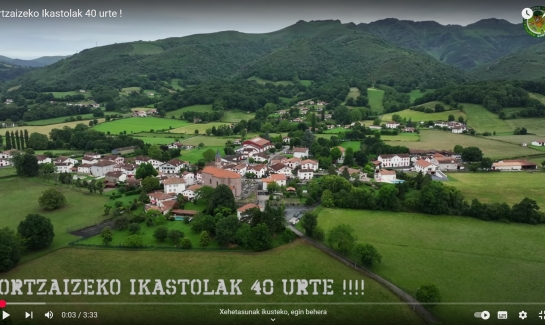 Ortzaizeko ikastolaren 40 urteko bideoklipa